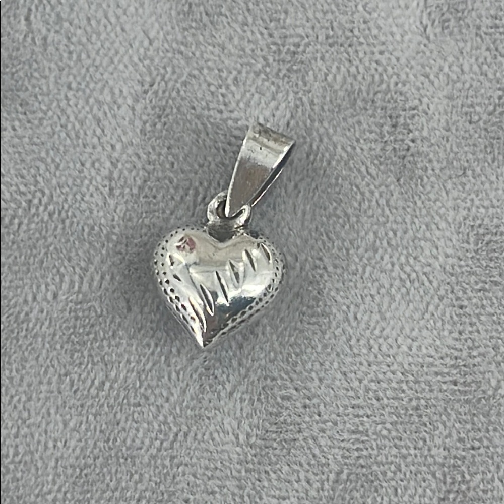 925 Silver Etched Puffy Heart Pendant